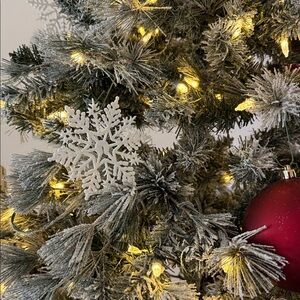 Snowflake Christmas Ornaments White Glitter Iridescent 17ct